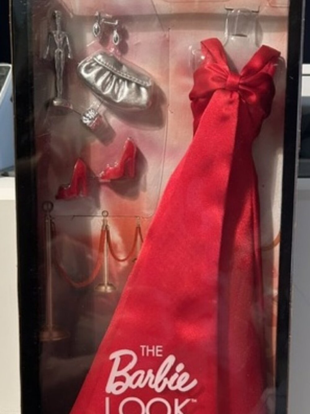 Barbie The Look On The Red Carpet Black Label
